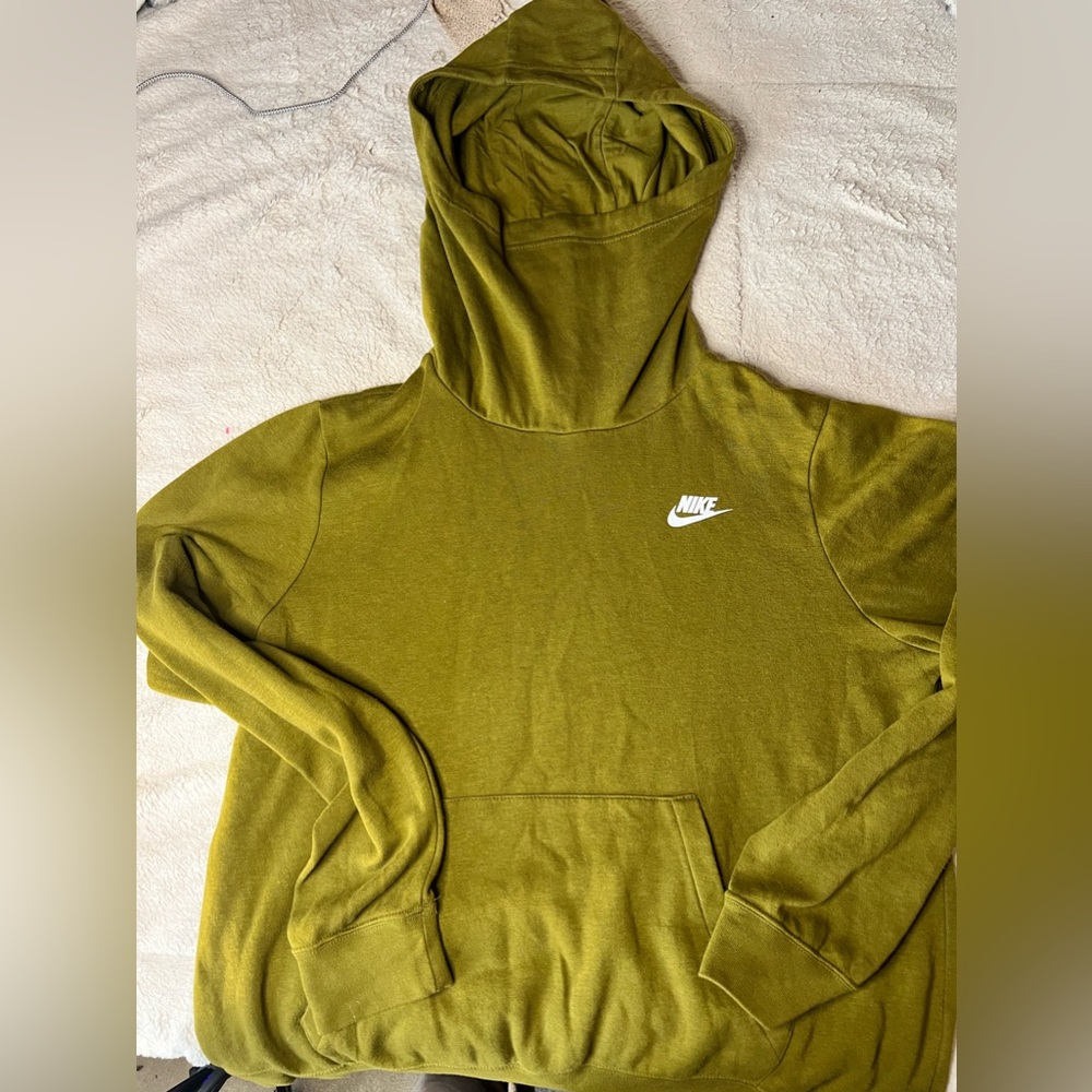 Green turtle neck NIKE hoodie 🤩
